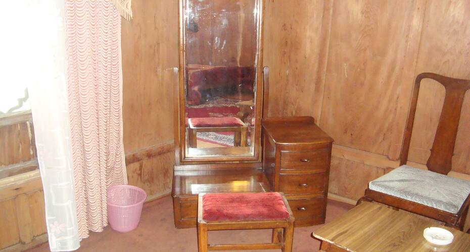 Nightingale Houseboat, Srinagar 3